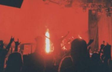 Metallica pyros flame Jason